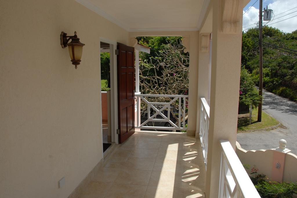 Sandy Bliss Condominiums Saint James Room photo